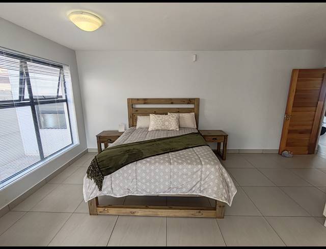 5 BEDROOM HOUSE FOR SALE IN CALYPSO BEACH